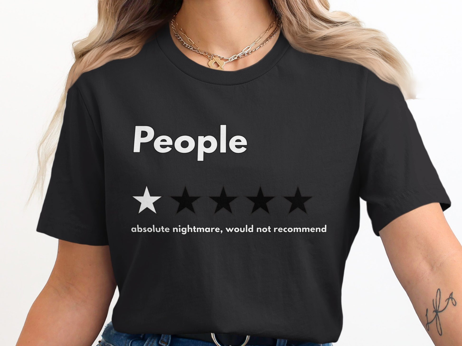 Black t-shirt with text "People" and one star out of five.